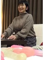 M-939G11 -  The mature woman who came to take the survey was curious about the adult toy placed next to her! She secretly masturbated with a vibrator in the toilet! Her hot body craved a penis and suddenly became lewd and had sex!