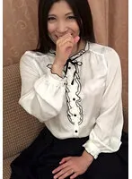 M578G-010 -  A wife with beautiful breasts who got caught up in an erotic interview based on a true story! An interested wife shakes her soft breasts and gives a big pant and cums.