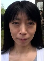 M921G-004 -  Black-haired, neat and tidy beautiful mature woman's first AV shoot! She closes her eyes and moans with pleasure at the cock she hasn't seen in a long time since her husband's last time.