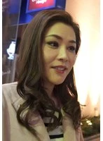 M959G-004 -  Picking up a close mother and daughter who are heading out to eat on the daughter's birthday! Pleasure and adultery sex for the sake of the mother's youth despite the age difference!