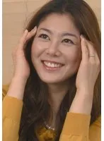 V051I-002 -  She's beautiful! She's a beautiful wife from a wealthy family! Although she's always had everything she needs, she's lacking in excitement and has decided to star in an adult film!